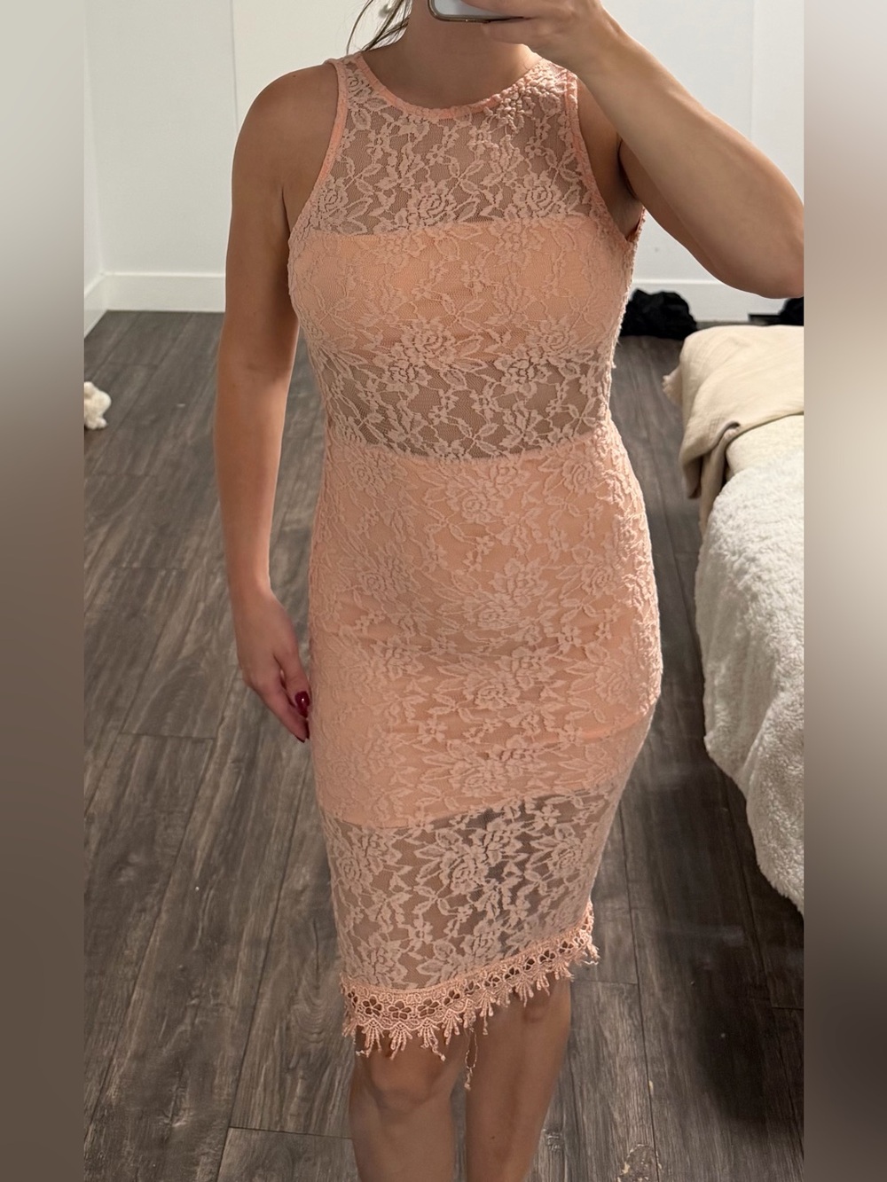 Sleeveless Lace Sheath Dress in Peach